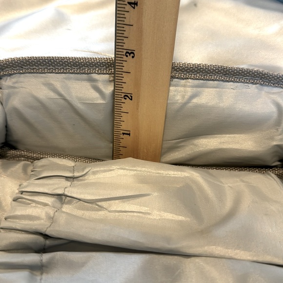 Rodan + Fields cosmetic/skin care travel bag - Picture 6 of 6